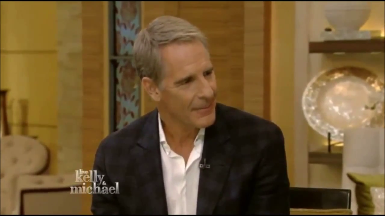 Live! with Kelly and Michael Sept 21 2015 (2).png